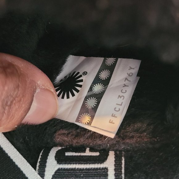 Black Fluff Yeah Slide by UGG - Picture 6 of 6